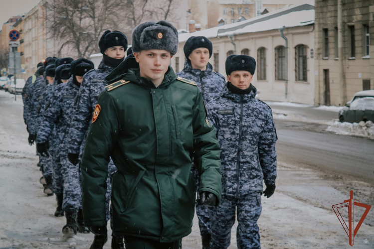 Курсанты военных вузов Росгвардии прошли стажировку в воинских частях на северо-западе страны