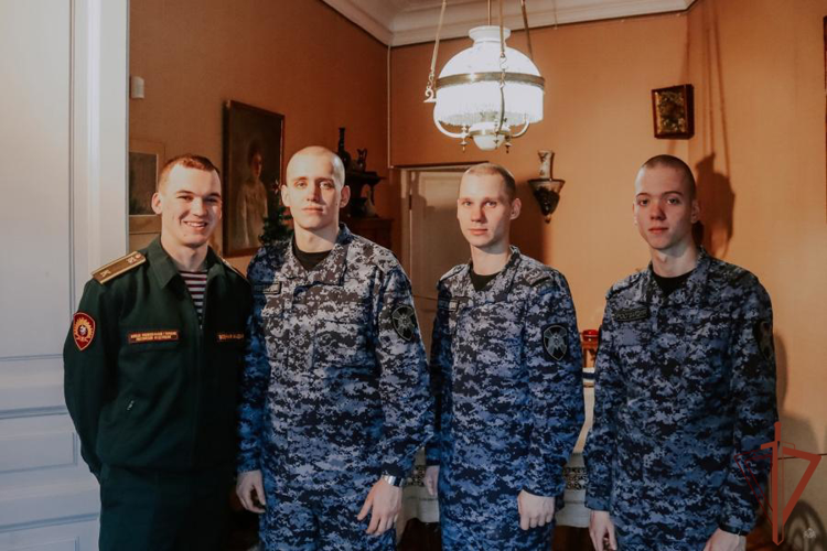Курсанты военных вузов Росгвардии прошли стажировку в воинских частях на северо-западе страны