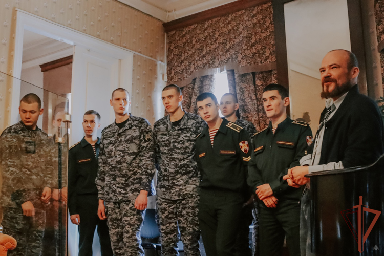 Курсанты военных вузов Росгвардии прошли стажировку в воинских частях на северо-западе страны