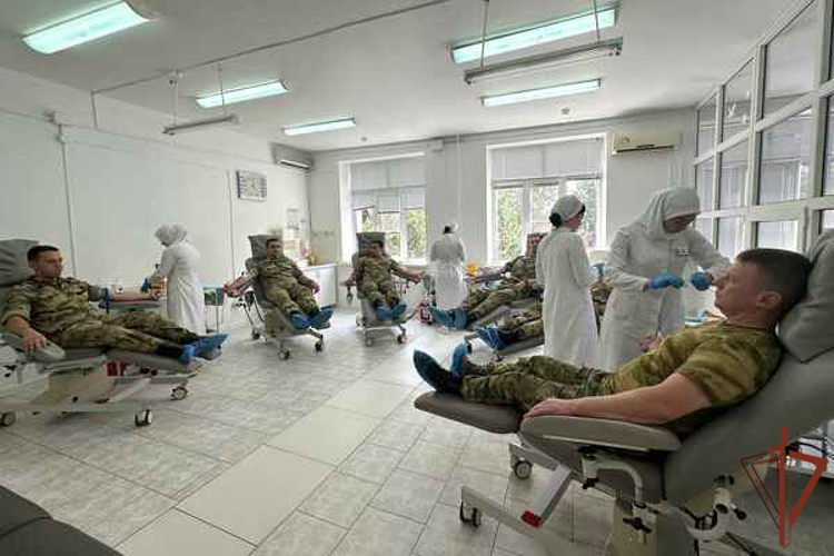 В Грозном военнослужащие Росгвардии присоединились к всероссийской донорской акции «От сердца к сердцу»
