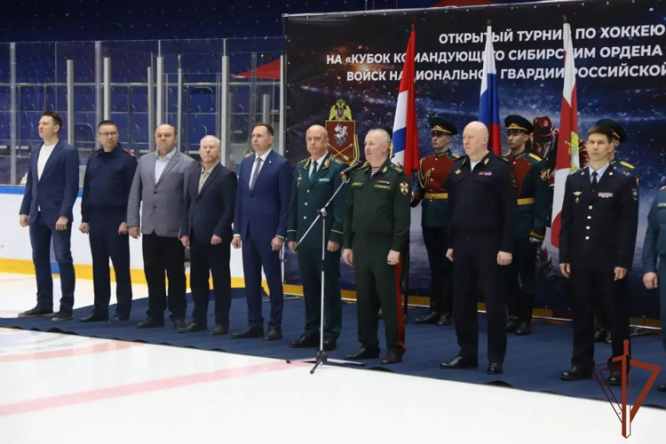 В Новосибирске в преддверии юбилея ведомства стартовал турнир по хоккею на Кубок командующего Сибирским округом Росгвардии