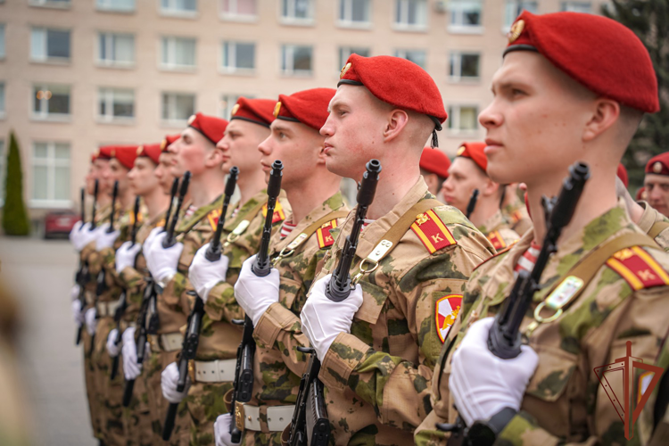 В Санкт-Петербурге состоялась тренировка парадного расчета Росгвардии