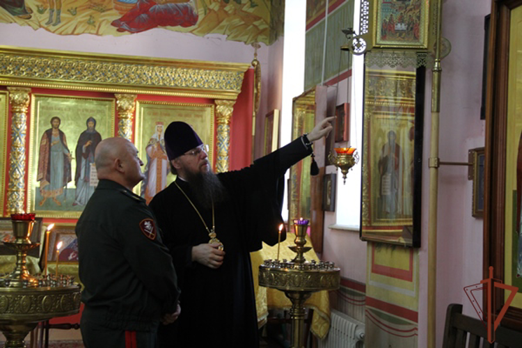 Командующий ОГВ(с) встретился с главой Грозненской епархии