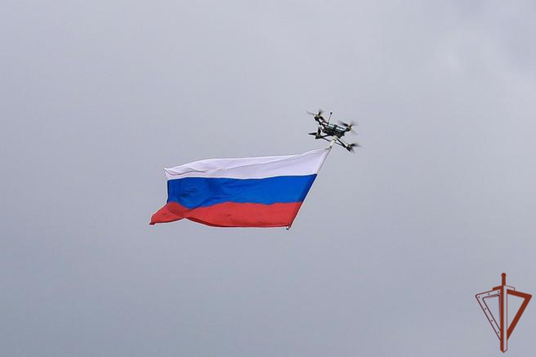 В Пензе впервые прошли соревнования Росгвардии по дрон-рейсингу (видео)