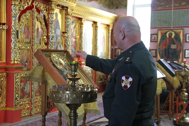 Командующий ОГВ(с) встретился с главой Грозненской епархии