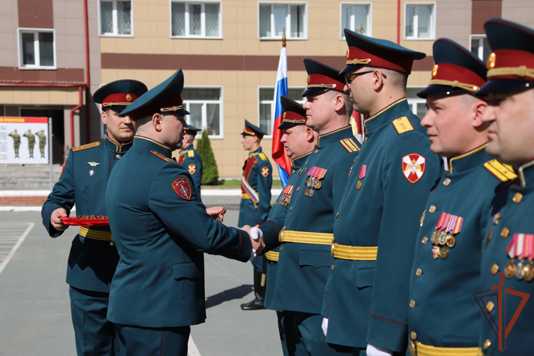 Воинской части по охране важных государственных объектов Сибирского округа Росгвардии исполнилось 75 лет