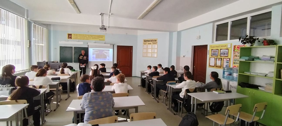 Росгвардейцы почтили память Неизвестного солдата на Северном Кавказе