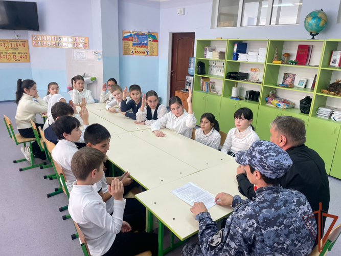 Мероприятия ко Дню Конституции Российской Федерации прошли в Северо-Кавказском округе Росгвардии