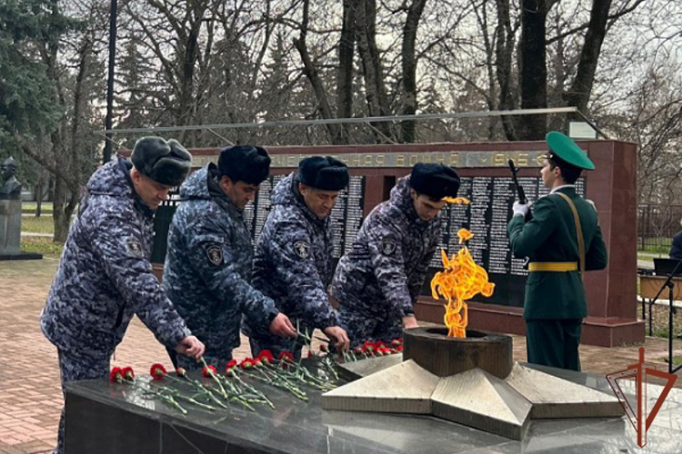 Росгвардейцы на Северном Кавказе приняли участие в торжествах, посвященных Дню Героев Отечества