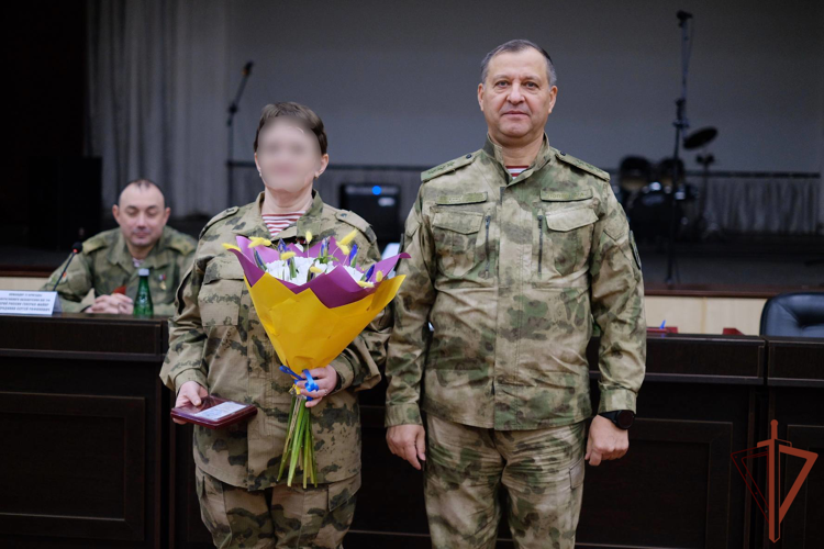 Генерал-полковник Александр Попов вручил государственные награды военнослужащим бригады оперативного назначения
