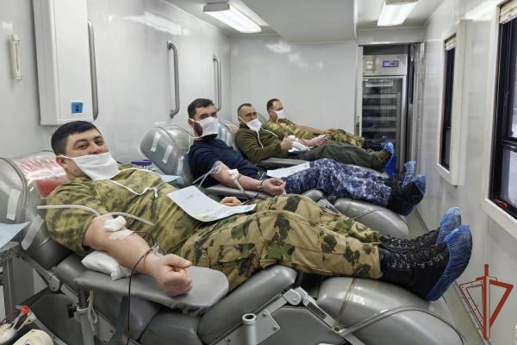 В Брянске росгвардейцы приняли участие в донорской акции «От сердца к сердцу»