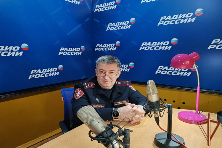 Офицер Росгвардии выступил на дагестанском радио в преддверии юбилея ведомства