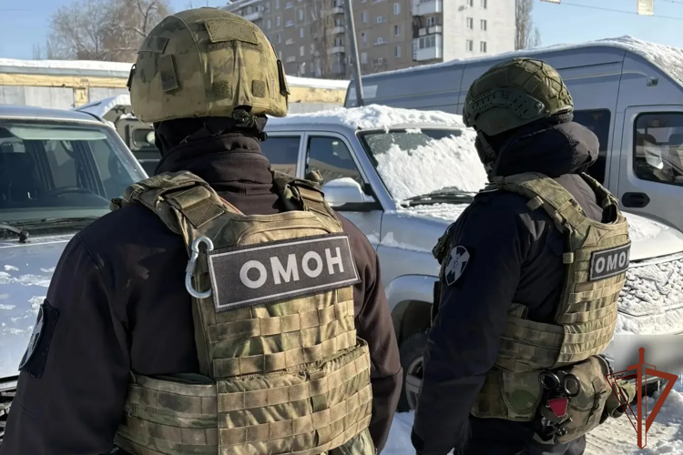 В Саратове при содействии Росгвардии пресечена деятельность, связанная с незаконным оборотом наркотиков (видео)