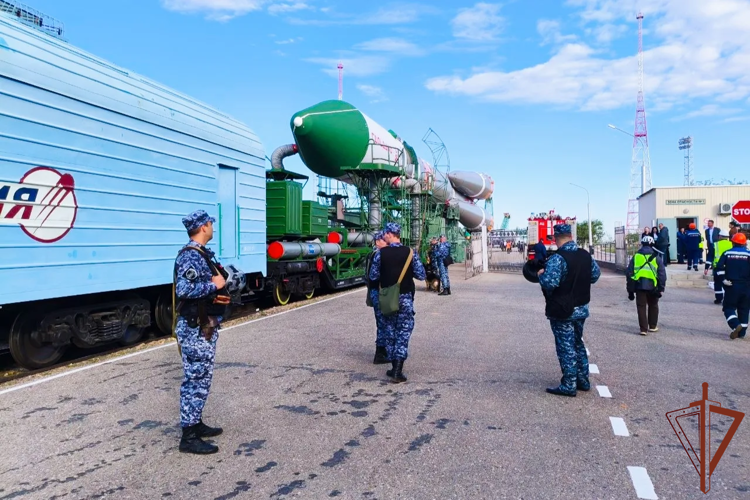 Росгвардейцы обеспечили безопасность транспортировки ракеты-носителя «Союз» на космодроме «Байконур»