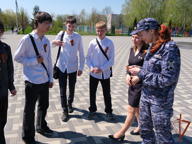 В Тамбове и Воронеже росгвардейцы присоединились к патриотической акции «Георгиевская ленточка»