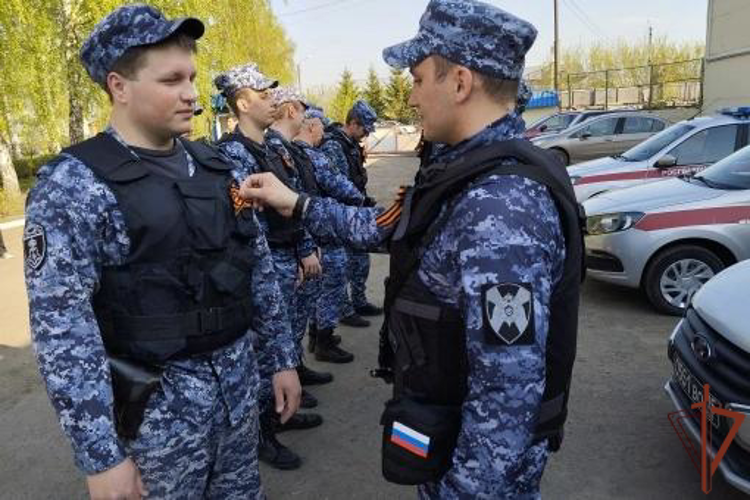 Сотрудники Росгвардии присоединились к Всероссийской акции «Бессмертный автополк» в Тамбовской области