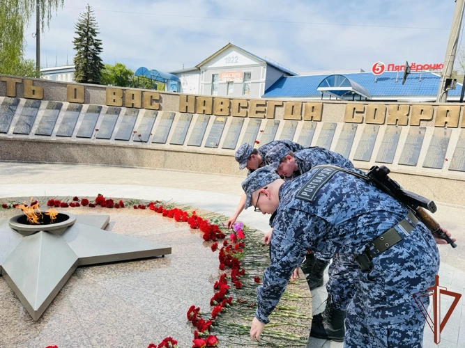Личный состав Уральского округа Росгвардии принял участие в торжествах в честь 81-й годовщины Великой Победы