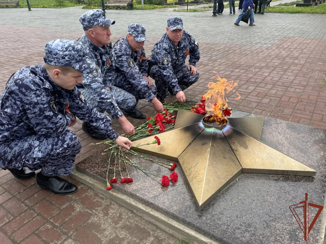 Личный состав Уральского округа Росгвардии принял участие в торжествах в честь 81-й годовщины Великой Победы