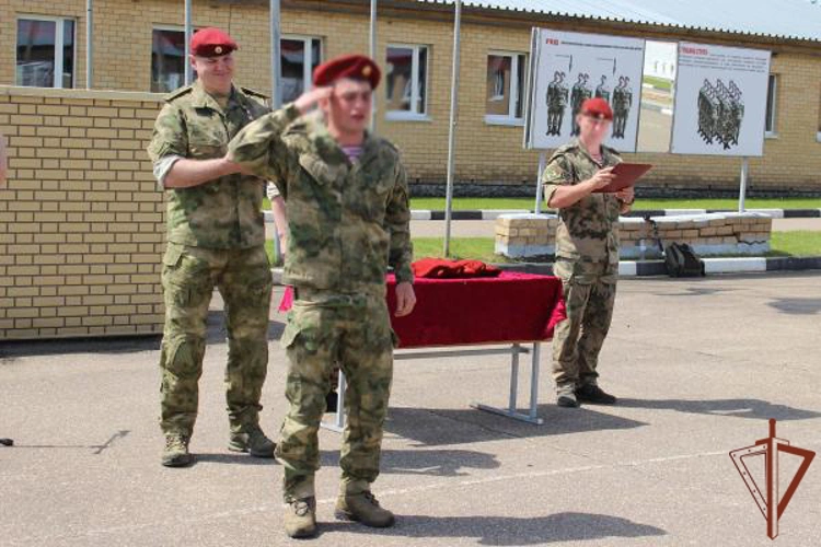 Испытания на право ношения крапового берета спецназа Росгвардии прошли в Смоленской области