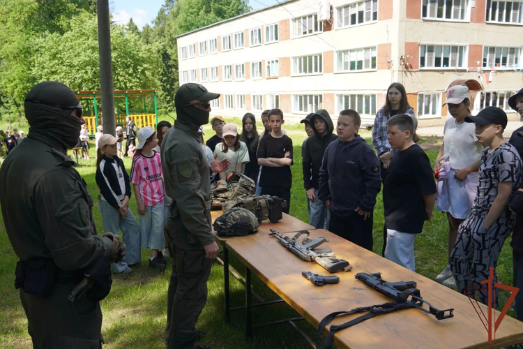 Всероссийская ведомственная акция «Каникулы с Росгвардией» стартовала в Костромской области