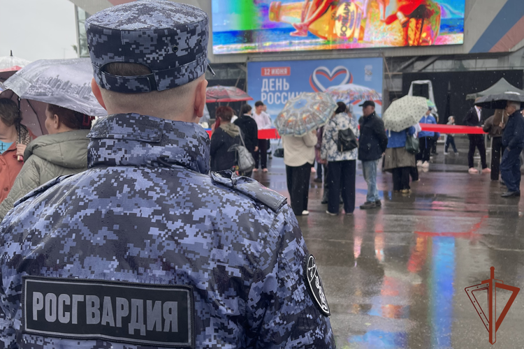 Безопасность празднования Дня России обеспечила Росгвардия в Сибири