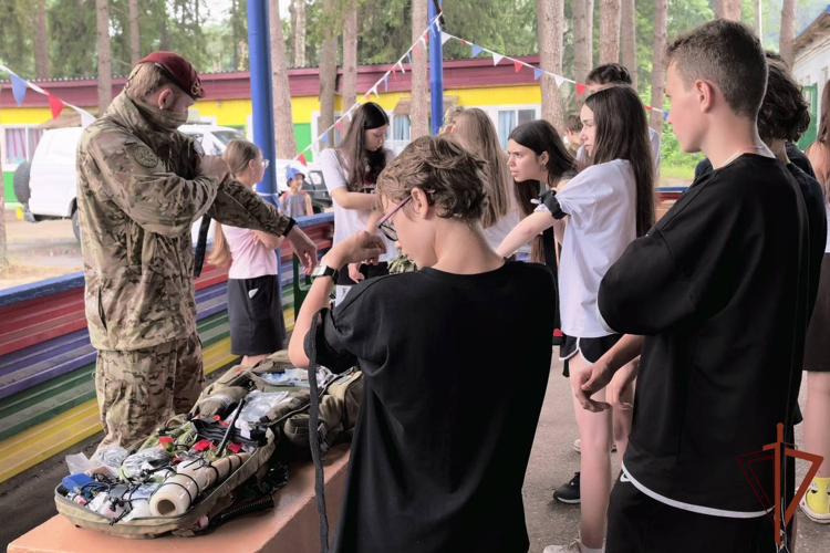 В Центральной России при участии росгвардейцев прошли тематические мероприятия для отдыхающих школьников
