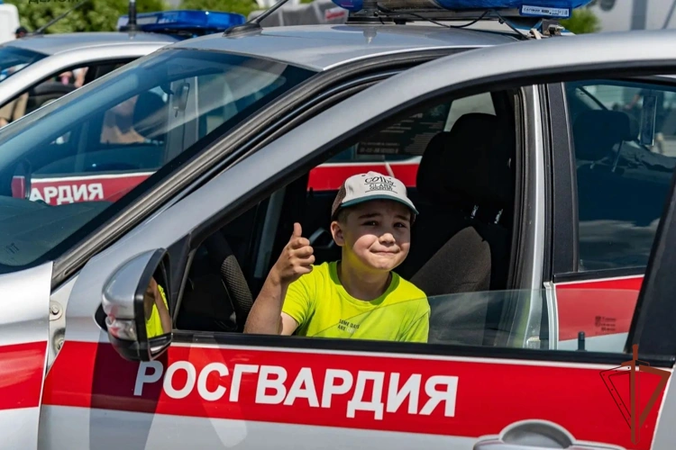 Росгвардия на Урале открыла двери для школьников в рамках ведомственной акции