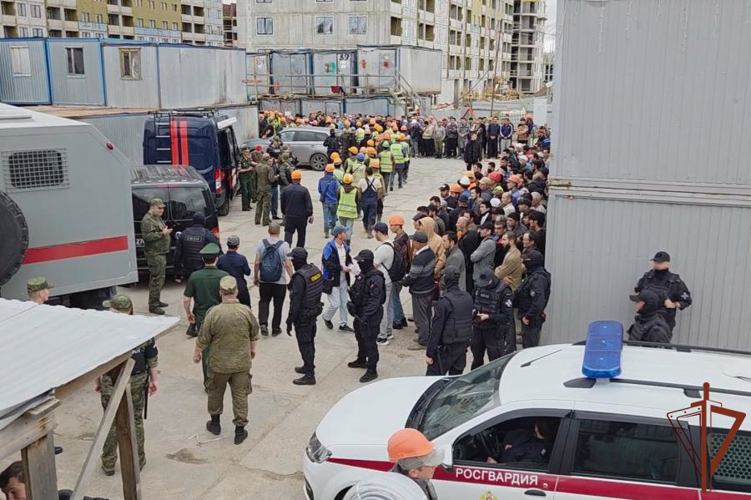 При участии сотрудников Росгвардии в Санкт-Петербурге проведен рейд  по соблюдению миграционного законодательства 