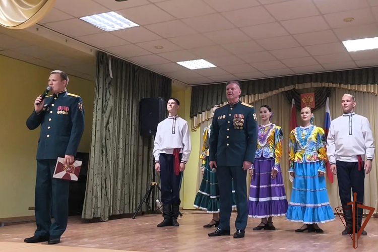 Юбилейное турне ансамбля песни и пляски Уральского округа Росгвардии стартовало на Урале