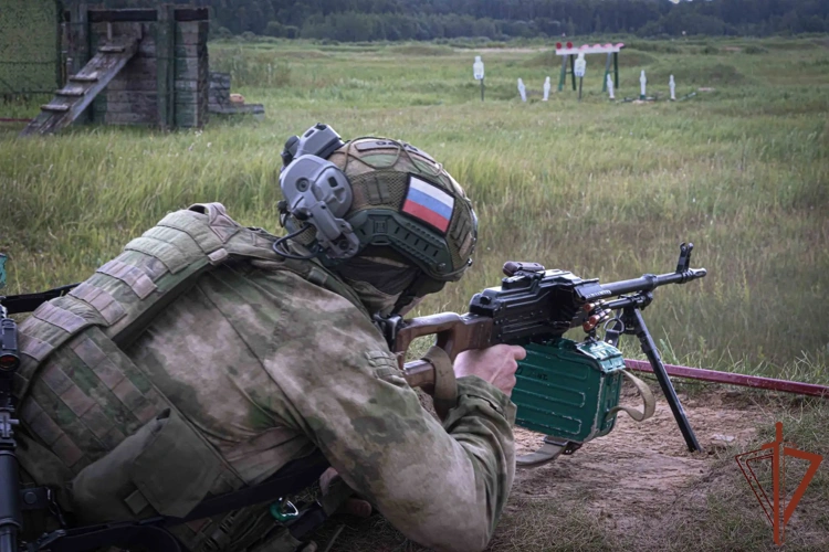 Шесть сотрудников Центрального округа Росгвардии прошли испытания на знак отличия полицейского спецназа (видео)