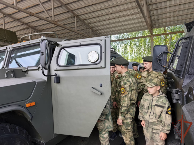 Акция «Каникулы с Росгвардией» продолжается в Брянске
