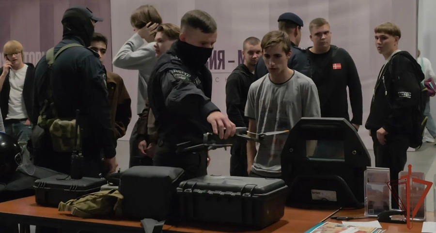 Росгвардейцы в регионах Центральной России приняли участие в тематических мероприятиях ко Дню солидарности в борьбе с терроризмом