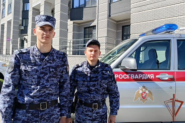 В Алтайском крае сотрудники Росгвардии предотвратили трагедию на городском мосту