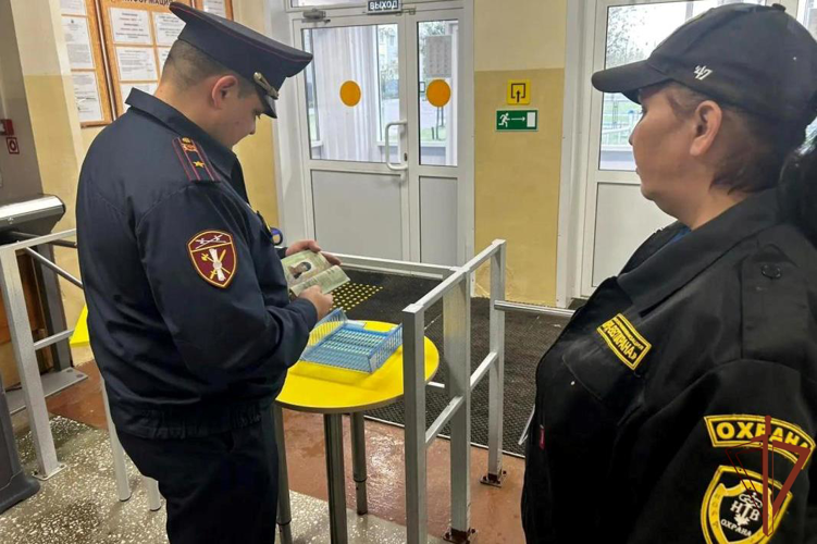 Росгвардейцы обеспечили безопасность в период проведения Единого дня голосования на Урале