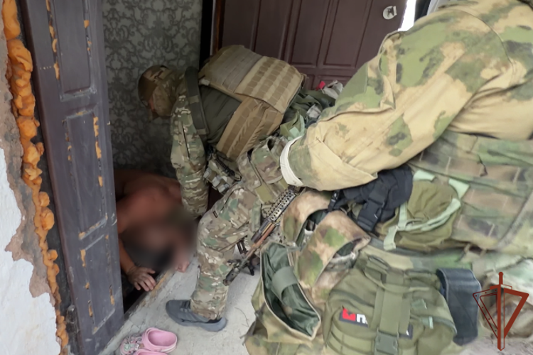 Подозреваемых в незаконном хранении боеприпасов задержали при участии севастопольского ОМОН Росгвардии