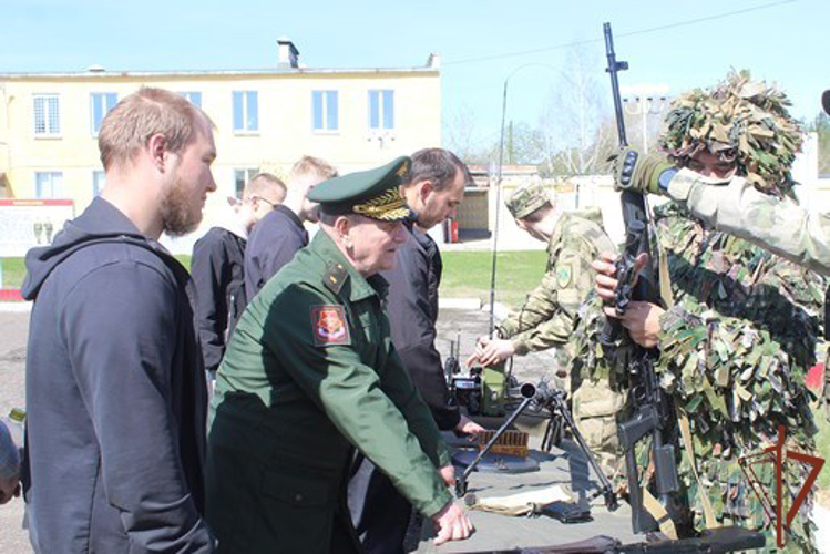 Росгвардейцы провели патриотические мероприятия в регионах Сибири