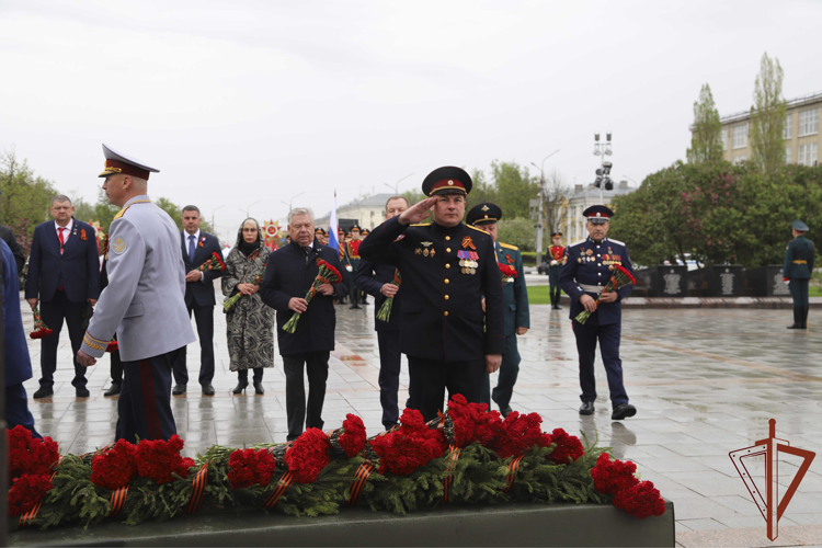 Военнослужащие и сотрудники Центрального округа Росгвардии приняли участие в военных парадах и торжественных шествиях в регионах ЦФО