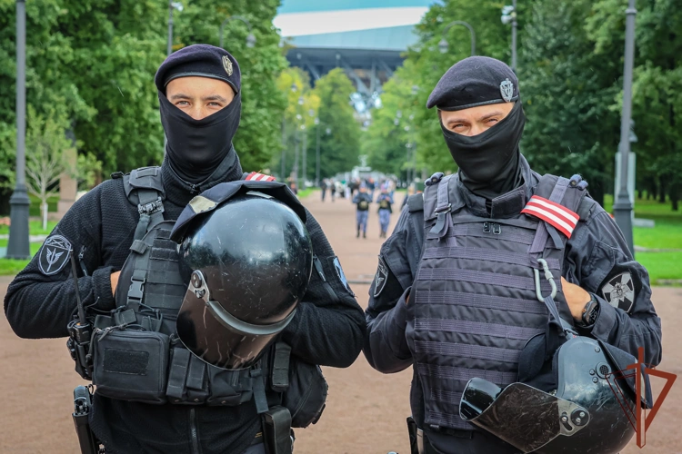 Росгвардейцы обеспечили безопасность матча КХЛ в Санкт-Петербурге