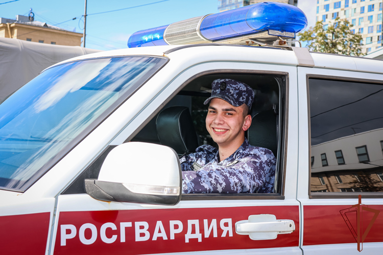 Росгвардейцы обеспечили безопасность матча КХЛ в Санкт-Петербурге