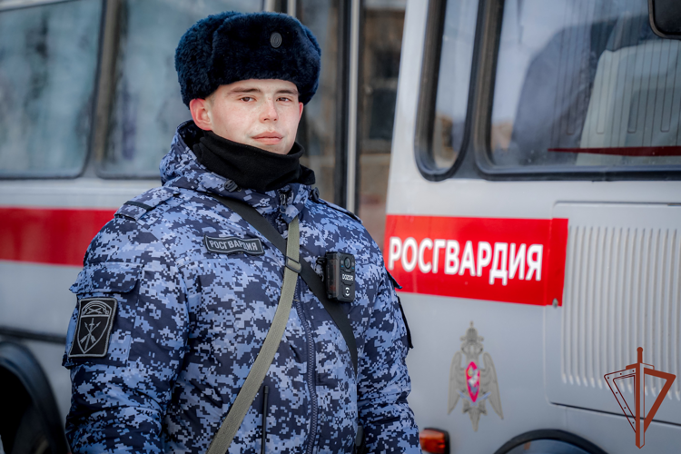 Безопасность матча КХЛ обеспечили росгвардейцы в Санкт-Петербурге