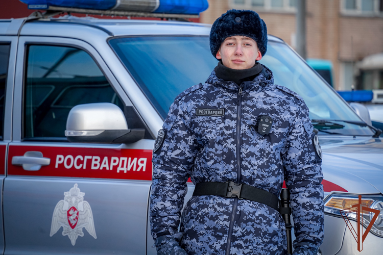 Безопасность матча КХЛ обеспечили росгвардейцы в Санкт-Петербурге