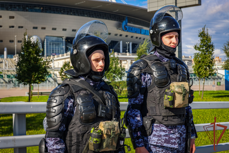 Росгвардейцы обеспечили безопасность матча РПЛ в Санкт-Петербурге