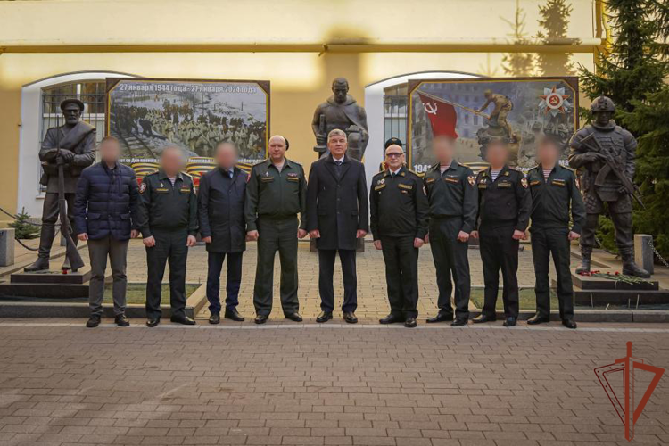 «Ветеранский десант» военной контрразведки ФСБ России провел встречу с росгвардейцами в Санкт-Петербрге