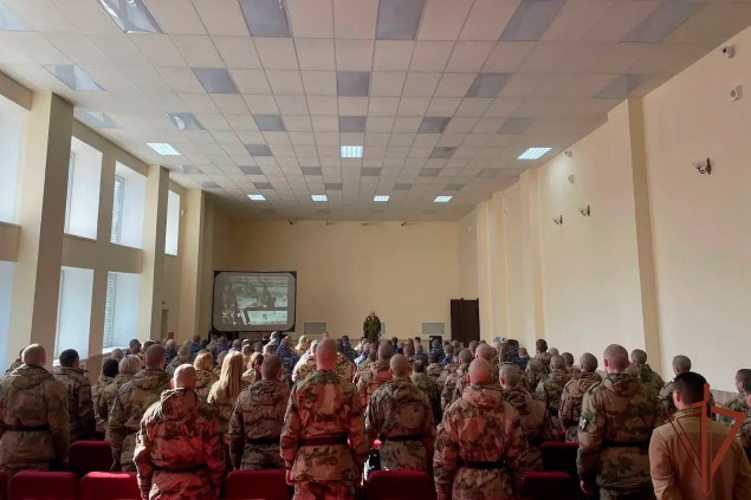 «Ветеранский десант» военной контрразведки ФСБ России провел встречу с росгвардейцами в Санкт-Петербрге