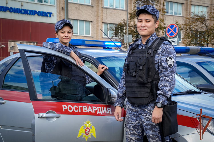 В Санкт-Петербурге военнослужащие и сотрудники Росгвардии обеспечили безопасность матча КХЛ