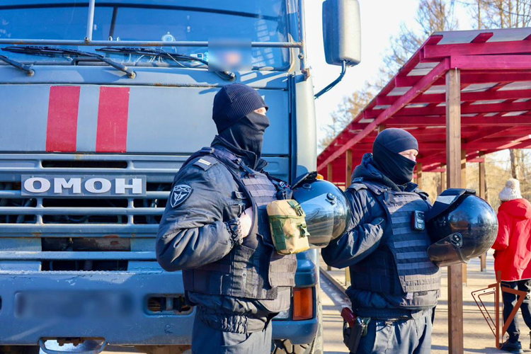 Росгвардейцы обеспечили безопасность международного матча по футболу в Санкт-Петербурге