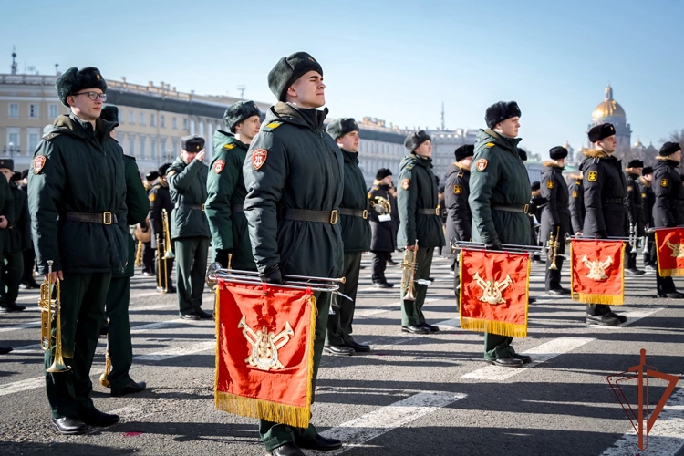 Военные оркестры Росгвардии приняли участие в первой репетиции Парада Победы в Санкт-Петербурге