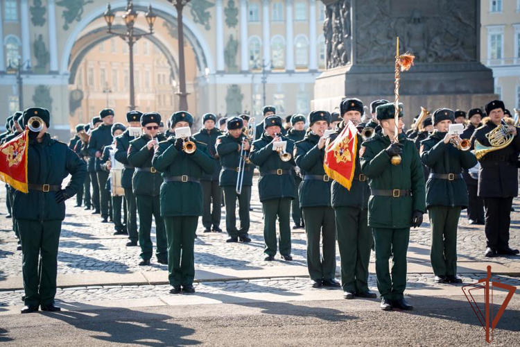 Военные оркестры Росгвардии приняли участие в первой репетиции Парада Победы в Санкт-Петербурге