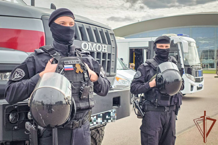 Росгвардейцы обеспечили безопасность футбольных матчей в Санкт-Петербурге и Вологде