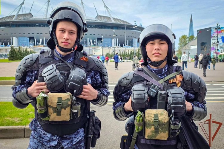 Росгвардейцы обеспечили безопасность футбольных матчей в Санкт-Петербурге и Вологде